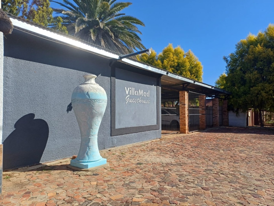  Bedroom Property for Sale in Wilkoppies North West